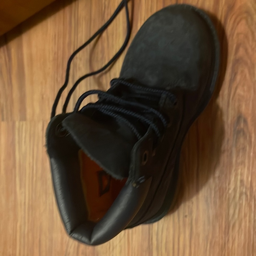 I’m selling blue timberland